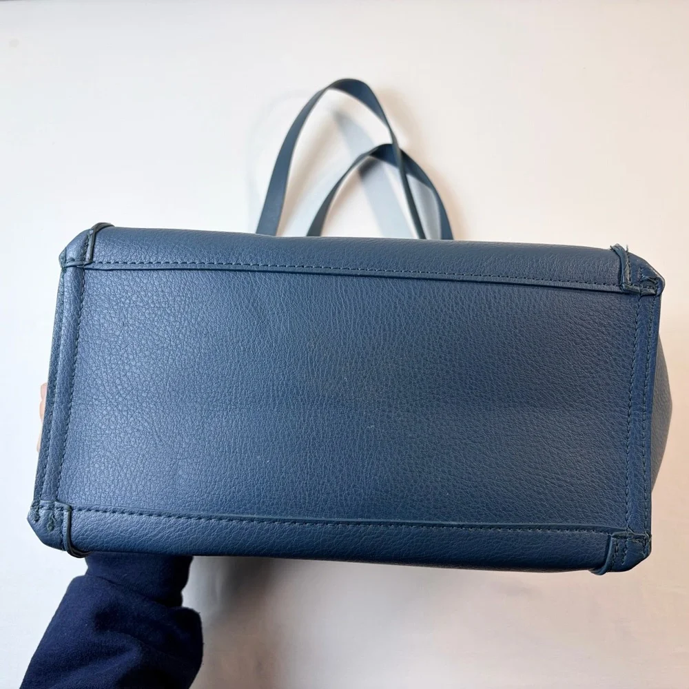 Chic Nieman Marcus faux Leather Tote Bag teal/navy